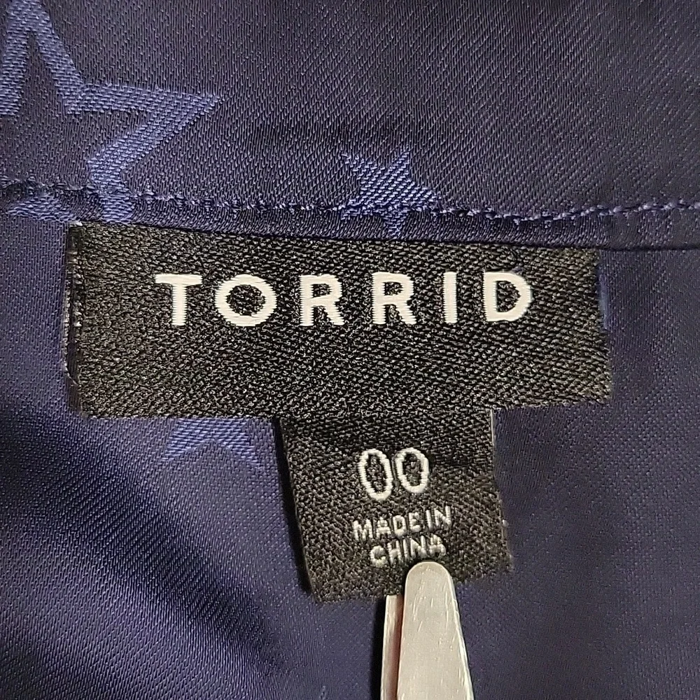 Torrid Peasant blouse, Charmeuse Jacquard Star Navy - Picture 12 of 14